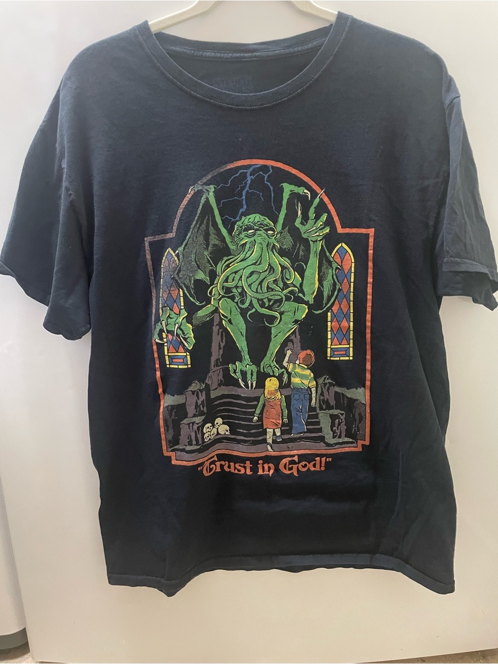 Steven Rhodes "Trust In God" Black T-shirt Cthulu Lovecraft Mythos Men's L